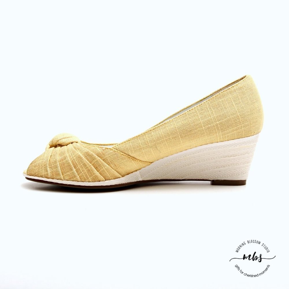 NWT Etienne Aigner Textile Diplomat Wedges‎ Yellow - Picture 7 of 15
